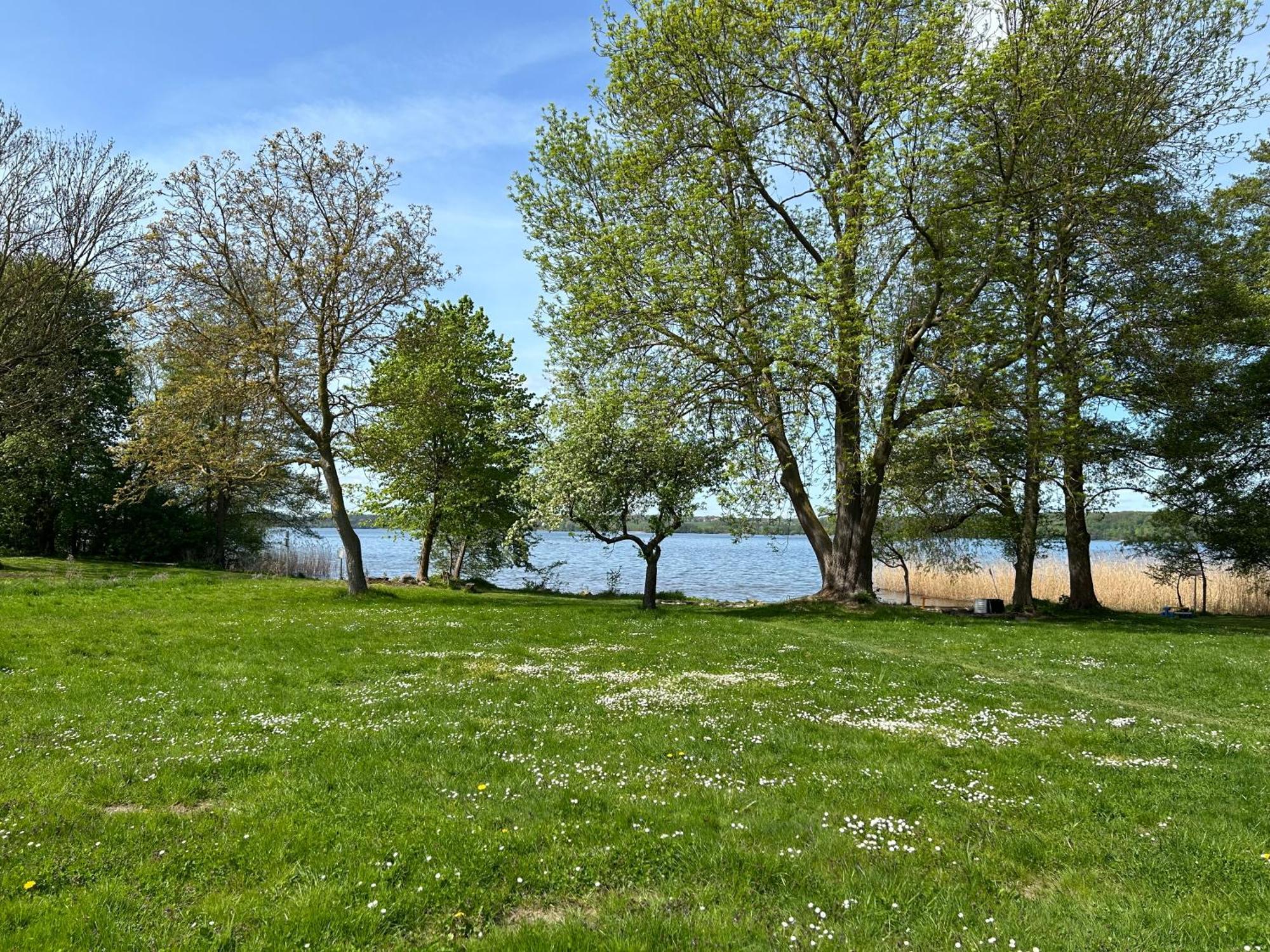 Seehotel Heidehof Klein Nemerow Exteriör bild
